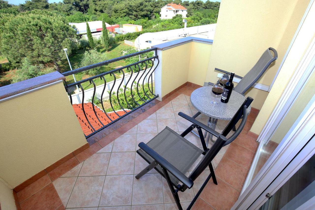 Apartman Dekorti Zara Esterno foto